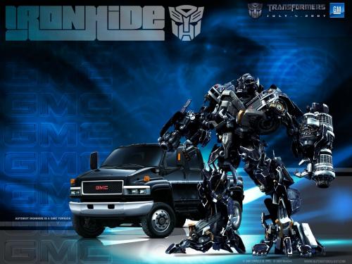 картинка из Transformers, превращение авто в боевых роботов